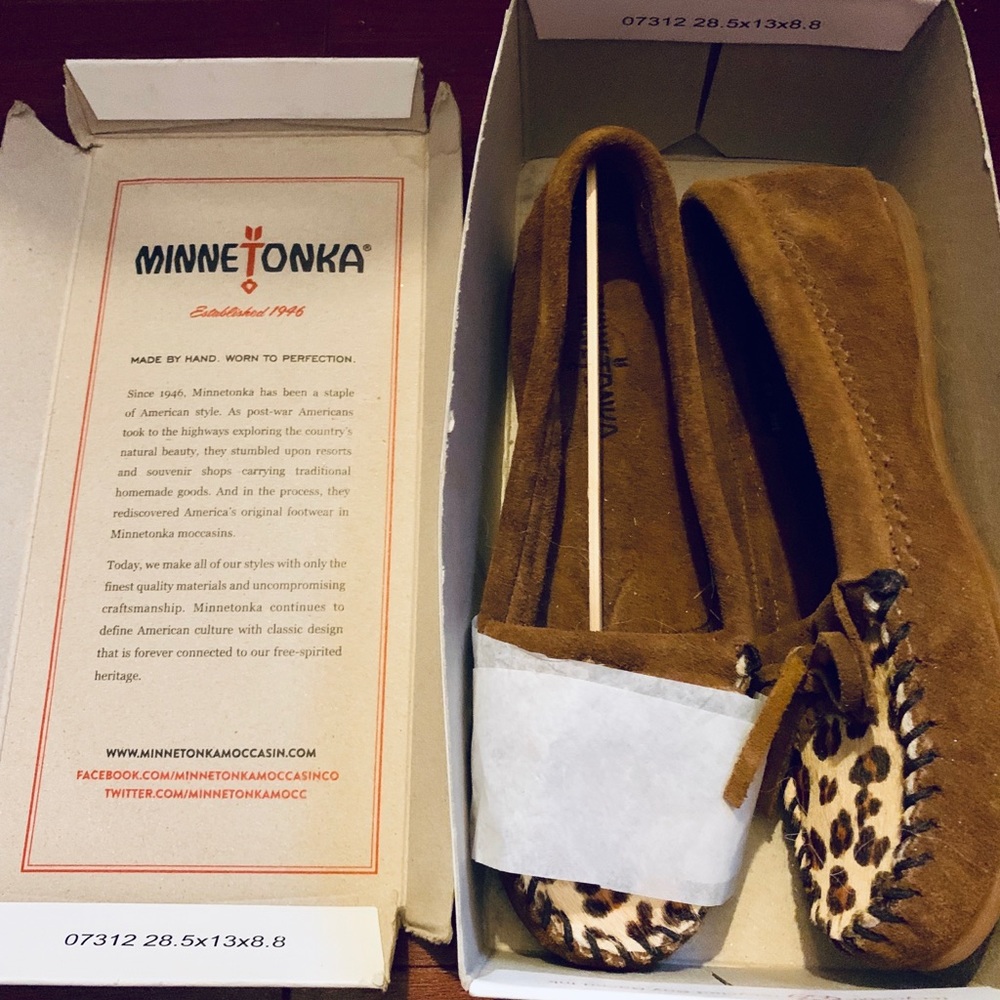 Minnetonka leather Leopard kitty moccasins